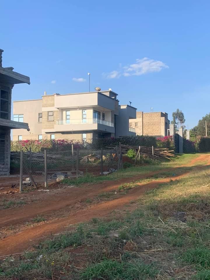 Western Meadow gated community